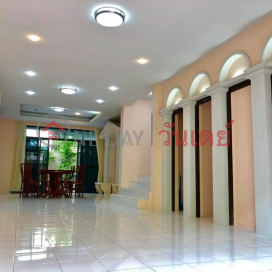 House for Rent: Chicha Castle, 420 m², 3 bedroom(s) - OneDay_0