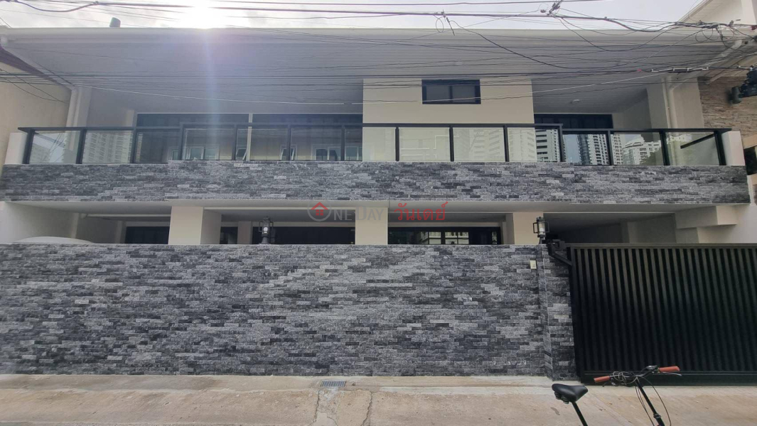 Townhouse for Rent: Townhouse Suk 26-, 216 m², 6 bedroom(s) Thailand | Rental | ฿ 130,000/ month