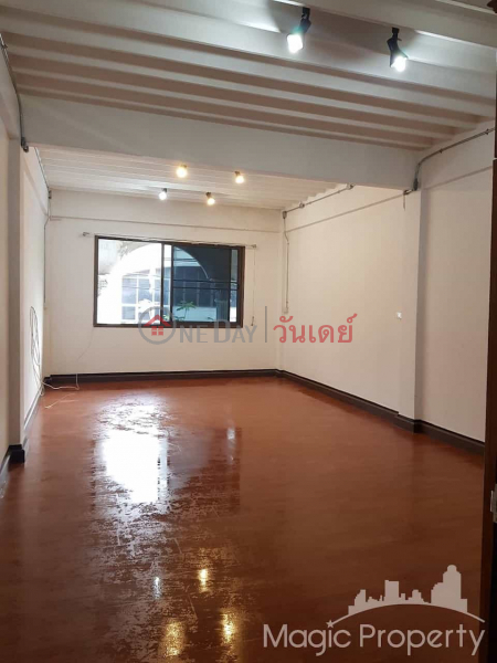 Commercial Building for Sale 5 Storey on Sukhumvit 101, Khwaeng Bang Chak, Khet Phra Khanong, Bangkok Thailand | Sales | ฿ 24Million