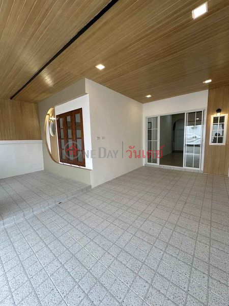 Single story townhouse, Muang Thong zone, Coordinates: Wichit - Bo Rae Sales Listings