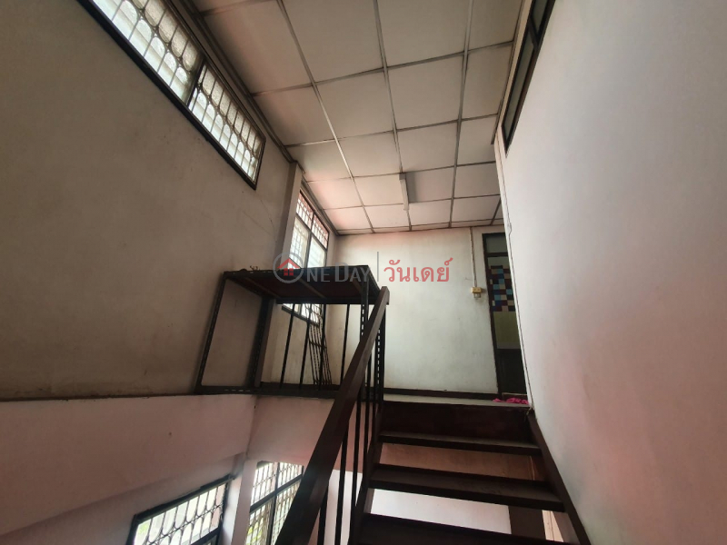 4-Bedroom Town House at Sukhumvit 71 for Renovation | ประเทศไทย | ขาย, ฿ 6.5Million