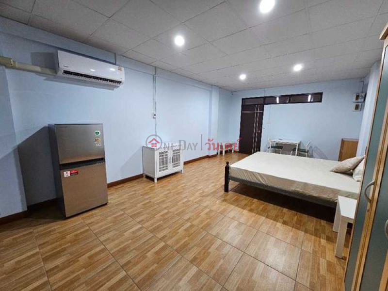 For rent: Royal Tower Condominium, Soi Chaengwattana 28, Thailand Rental ฿ 5,500/ month
