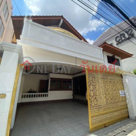 House for rent at Soi Pracha Rat Bamphen 12 _0