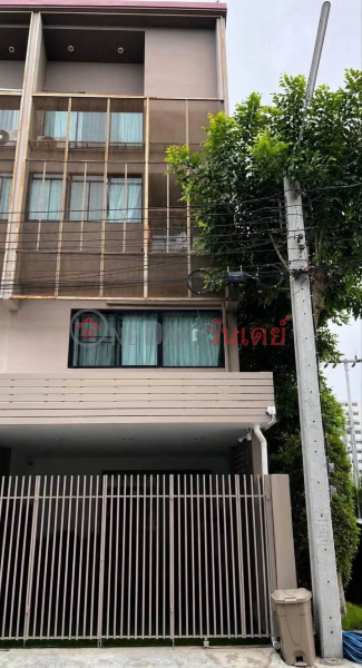 Corner Townhome with 5 kW Solar Cell, Thailand Sales | ฿ 5.99Million