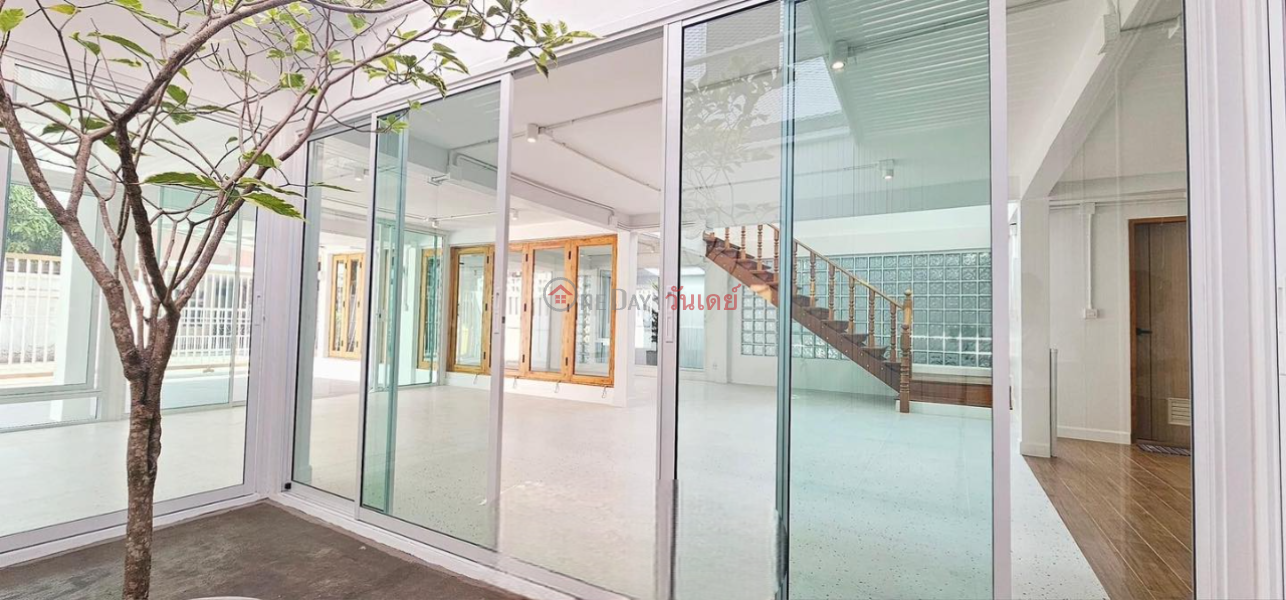 Modern Vintage 3 Beds 4 Baths Soi Sukhumvit 77 ประเทศไทย, ขาย, ฿ 8.3Million