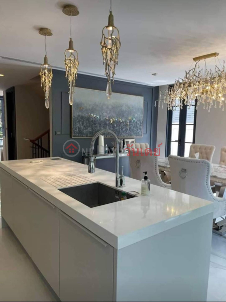 ฿ 250,000/ เดือน, 4 Bedroom Luxury Town Home at Quarter 31