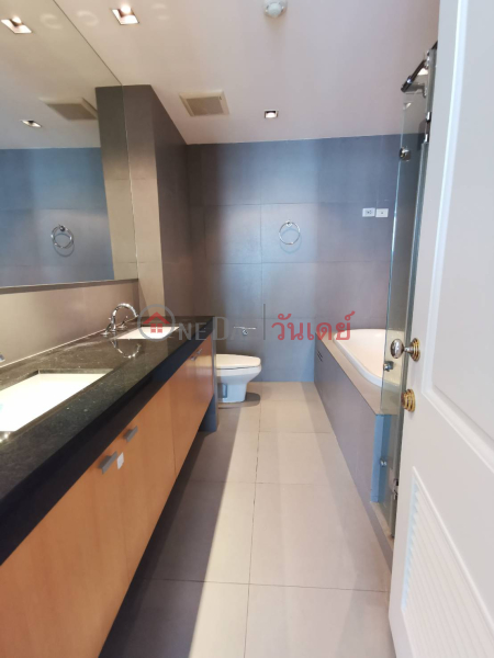 ฿ 130,000/ month Condo for Rent: Athenee Residence, 197 m², 3 bedroom(s)