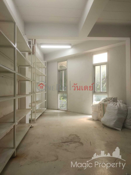 ฿ 31.49Million 5 Storey Building for sale Soi Itsaraphap 5, Khlong San, Bangkok