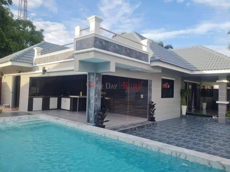 Pool Villa 3 Beds 3 Baths Sukhumvit Road Pattaya รายการขาย
