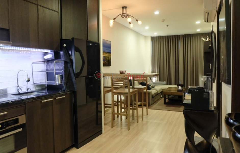 Condo for Rent: Sky Walk Condominium, 60 m², 2 bedroom(s) Rental Listings