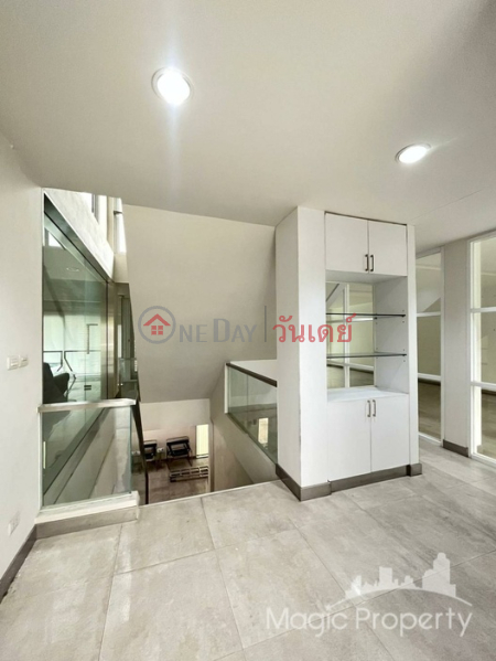฿ 220,000/ month Soi Sukhumvit 50, Phra Khanong, Khlong Toei, Bangkok