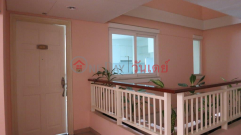 A Large 1 Bedroom Unit for Rent in Sukhumvit 13 _0