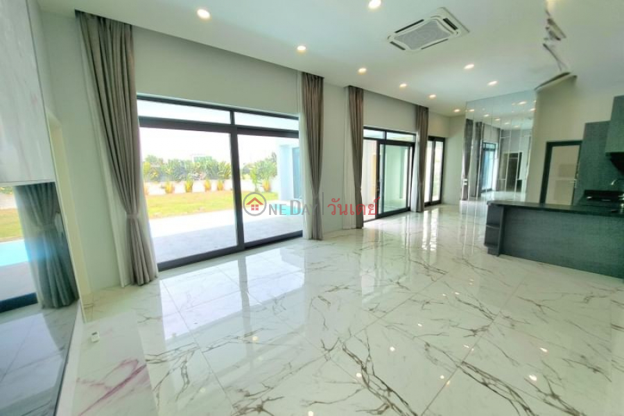 3 beds and 4 baths Modern Pool Villa Pattaya Sales Listings