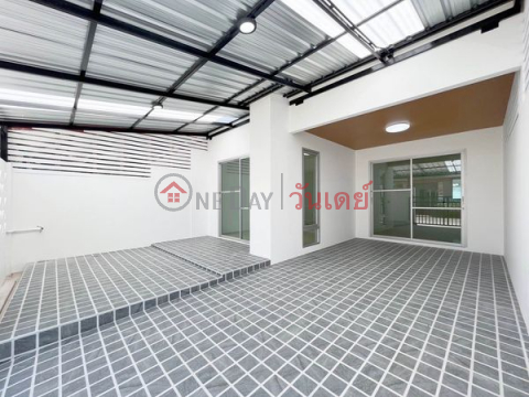 Single-storey townhouse, newly renovated, Tawan Place village _0