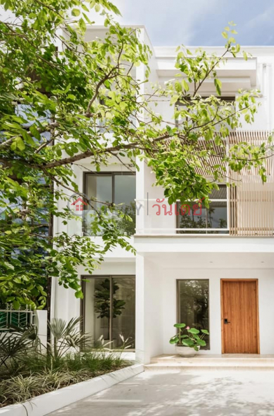 3 Bedroom Town House at Sukhumvit 71 รายการขาย (TRI-5655)