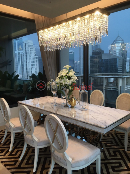 ฿ 150,000/ เดือน คอนโด สำหรับ เช่า: Sindhorn Residence, 140 ตร.ม., 2 ห้องนอน