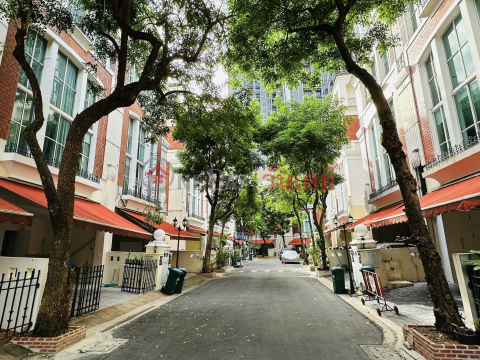 Townhouse for Rent at Moo Baan Klang Krung Thonglor _0