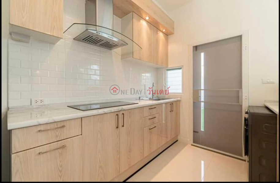 ฿ 45,000/ month, Indy Town House with small garden in compound