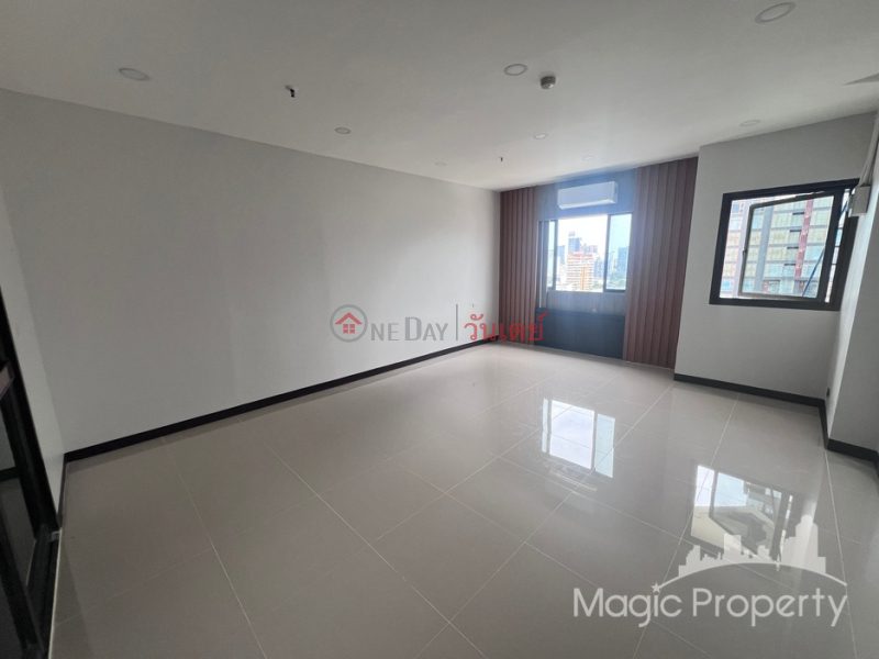 Property Search Thailand | OneDay | Office / Commercial Property | Rental Listings | Modern Town, Khlong Tan Nuea, Watthana, Bangkok