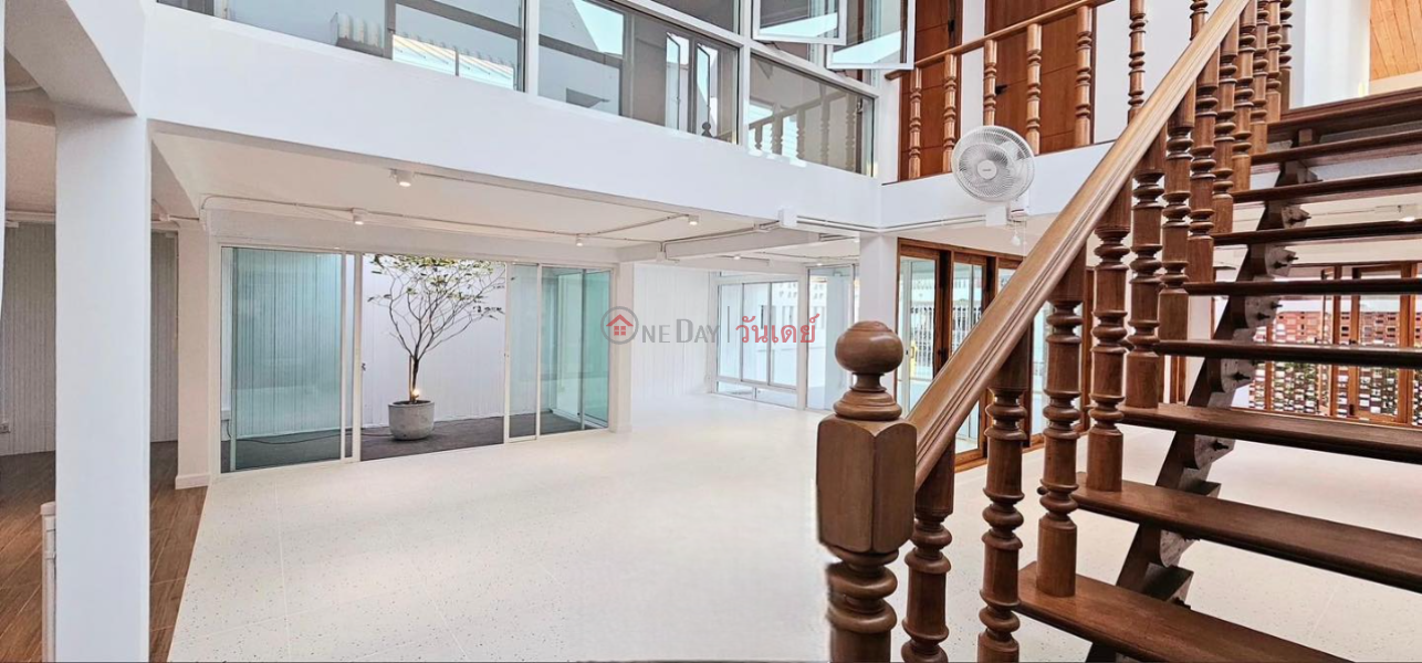 Modern Vintage 3 Beds 4 Baths Soi Sukhumvit 77 รายการขาย