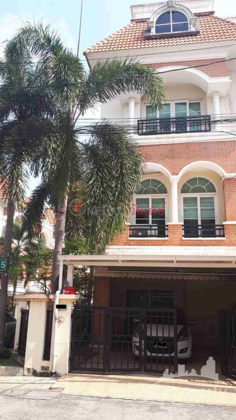 3 Bedroom Townhouse for Sale in Casa City Ladprao, Bueng Kum, Bangkok _0