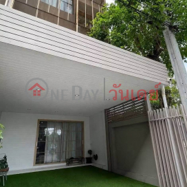 Corner Townhome with 5 kW Solar Cell (669-6510649627)_0