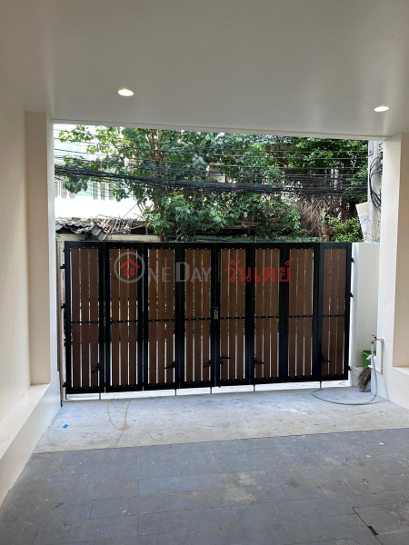 ฿ 120,000/ เดือน | อื่นๆ สำหรับ เช่า: Townhome, 240 ตร.ม., 4 ห้องนอน