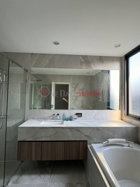 ฿ 100,000/ month | Townhouse for Rent: Baan Klang Muang Sukhumvit 77, 259 m², 3 bedroom(s)