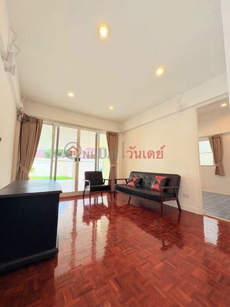 ฿ 28,000/ month, Retro-Style House for Rent in Pattanakarn 69, Pet Friendly