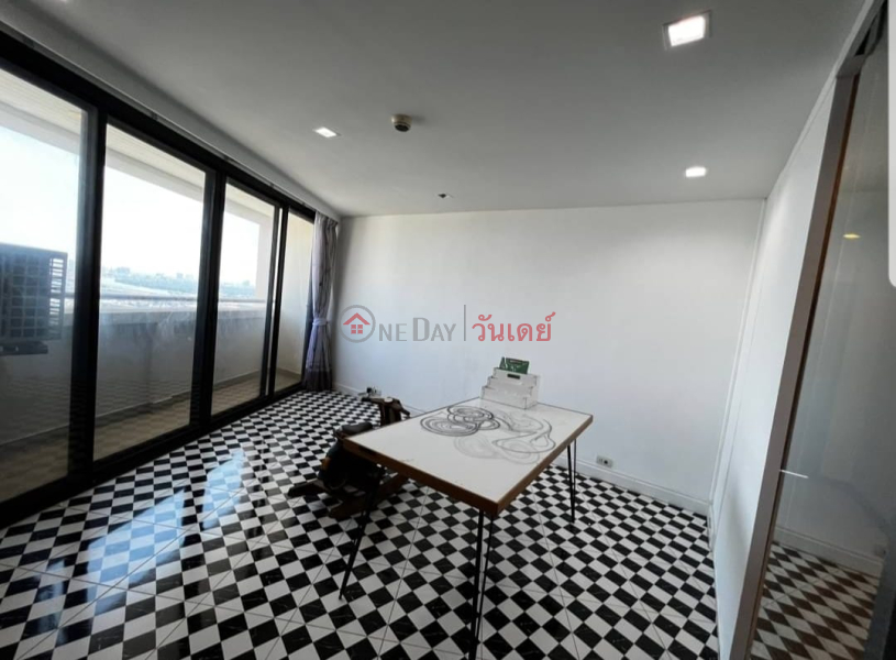 Pet-friendly 5 Bedroom Duplex Unit at President Park, ประเทศไทย, เช่า | ฿ 100,000/ เดือน