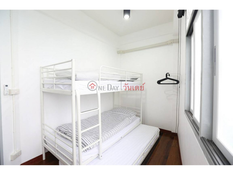 Townhouse for Rent: Townhouse Near Bts Phrakanong, 200 m², 6 bedroom(s) Rental Listings