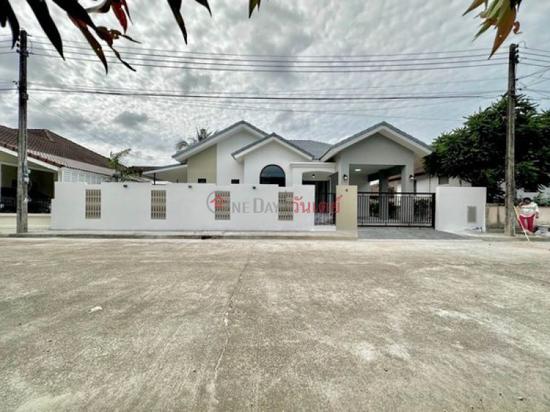 House for sale at Sinsuk Thani Village, newly renovated Sales Listings