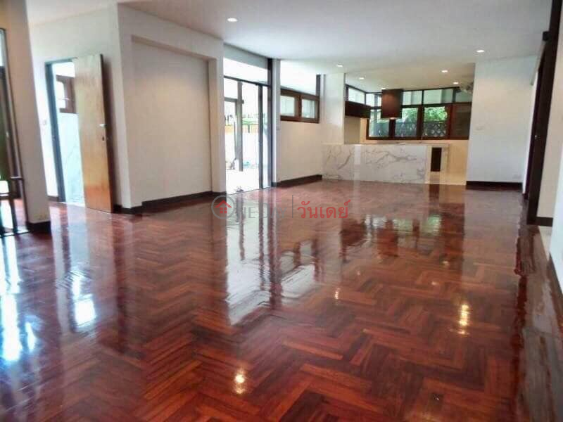 ฿ 100,000/ month, A single house with Lawn