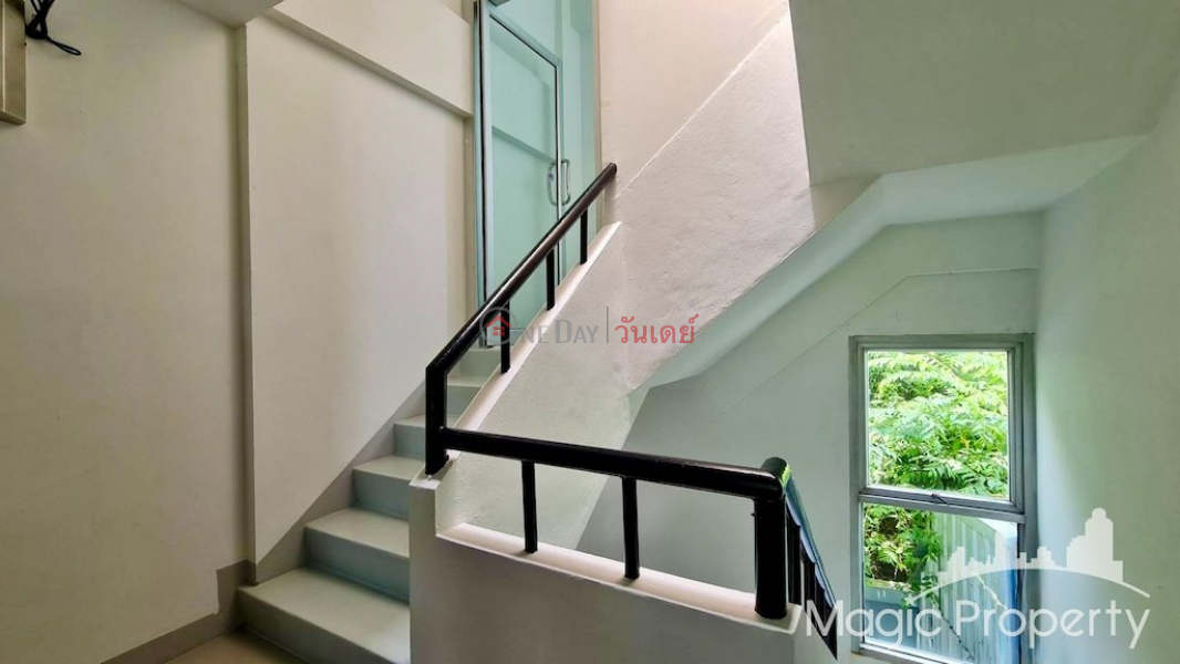 ฿ 25Million | Commercial Building For Sale on Ratchadaphisek Rd, Chan Kasem, Bangkok