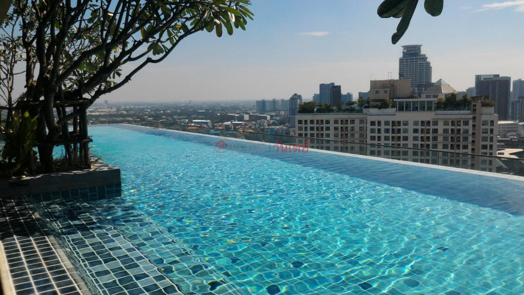 ฿ 25,000/ เดือน 1 Bedroom Duplex Unit at The Lofts Ekamai