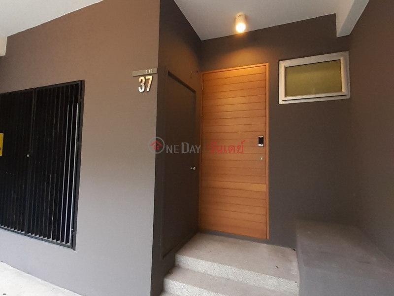 Others for Rent: Townhome, 85 m², 3 bedroom(s) Rental Listings