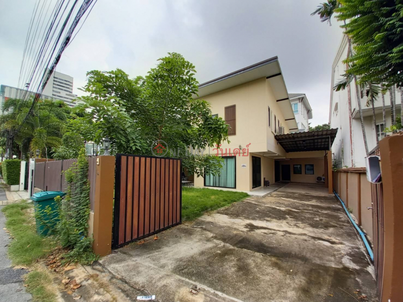 ค้นหาอสังหาริมทรัพย์ในประเทศไทย | OneDay | ที่อยู่อาศัย รายการเช่า Single House With Nice Garden Ekamai