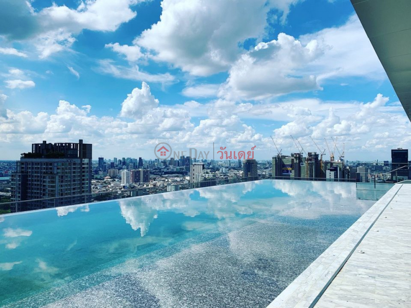 ฿ 9Million, Singha Complex 1 Bed 1 Bath Petchaburi Bangkok