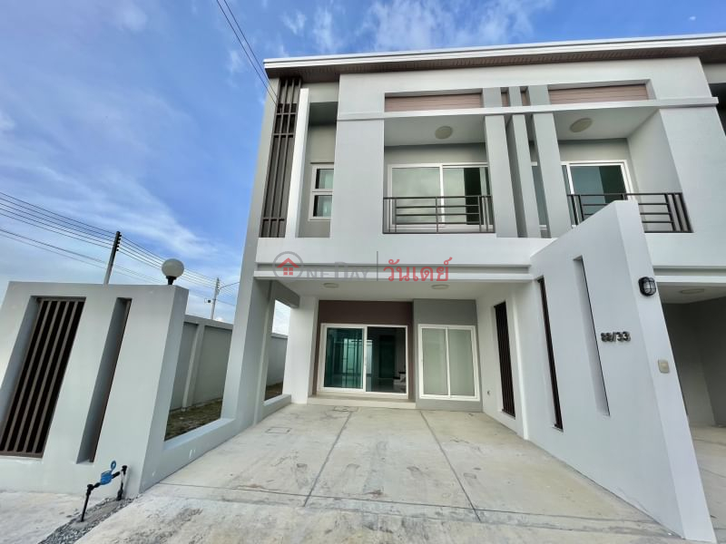 Luxury American Style Townhome 3 Beds 3 Baths รายการขาย