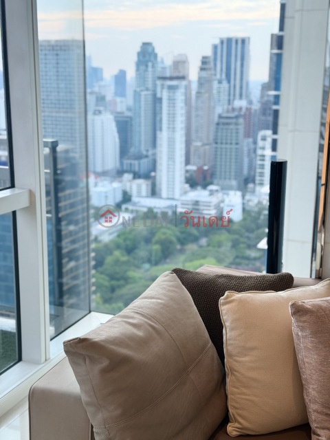 ห้องชุดหัวมุมสุดหรู _0