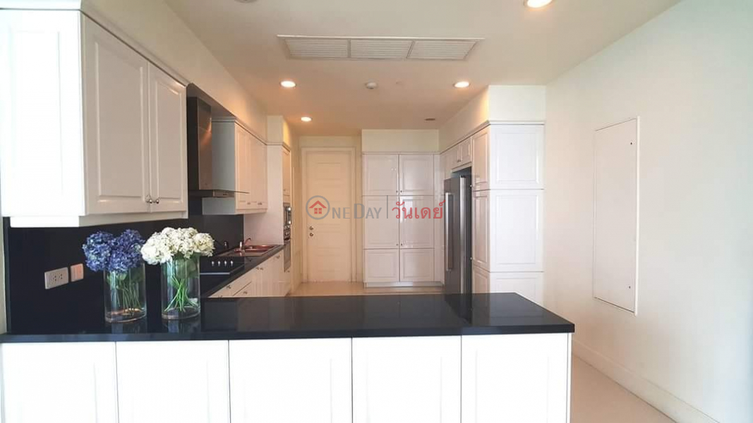 ฿ 300,000/ month Royce Private Residences