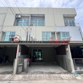 ให้เช่าทาวน์เฮ้าส์ 3 ห้องนอน ใน พาทิโอ พัฒนาการ 38 ถนนพฤกษา เขตสวนหลวง กรุงเทพฯ _0