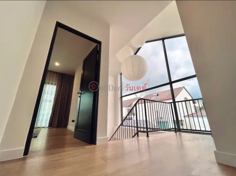 ฿ 250,000/ month Others for Rent: Townhome, 350 m², 3 bedroom(s)