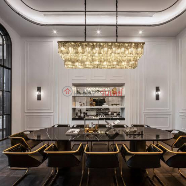 ฿ 120,000/ month, Muniq Langsuan – Prime Executive Residence