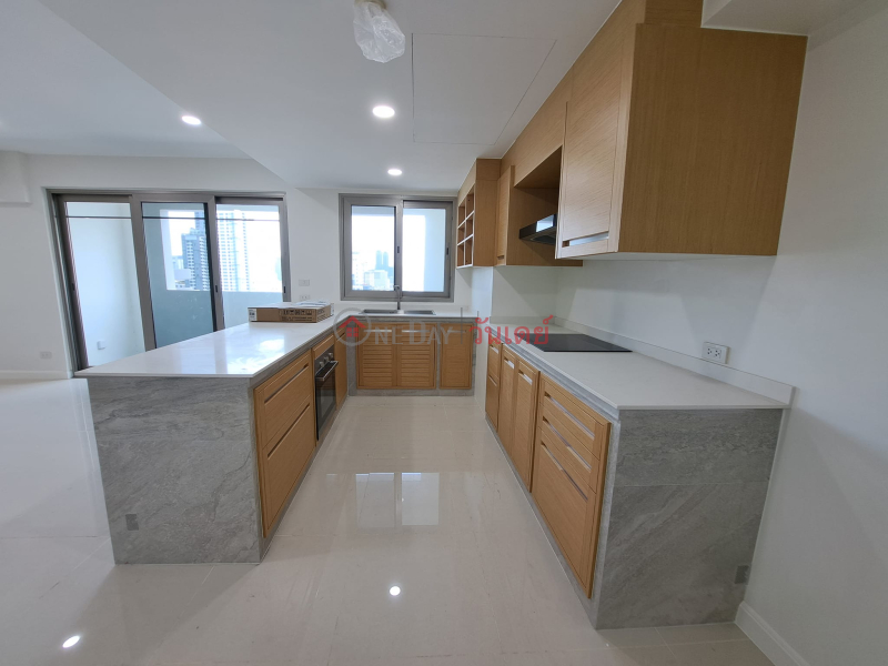 2 Bedroom Duplex Unit - Fully furnished at Phromphong รายการเช่า