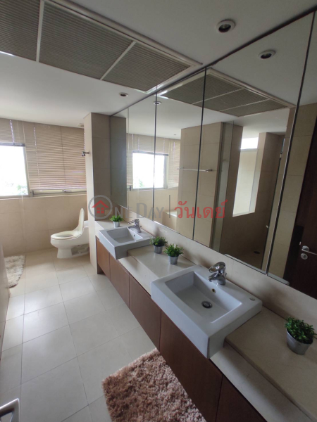 ฿ 100,000/ month Apartment for Rent: Ruamrudee House, 235 m², 3 bedroom(s)