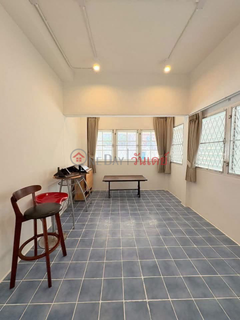 Retro-Style House for Rent in Pattanakarn 69, Pet Friendly _0