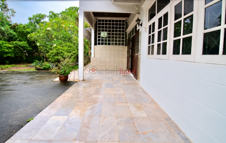 Land for sale with a detached house and other structures, prime location, 4 rai, Phanat Nikhom, near Lotus. Thailand Sales, ฿ 13.5Million