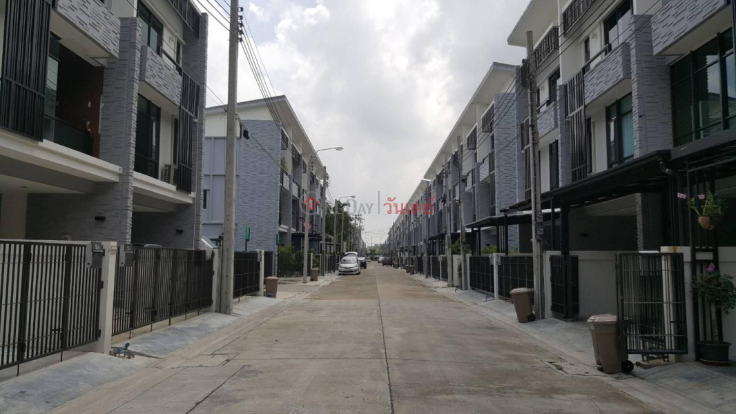 อื่นๆ สำหรับ เช่า: Townhome, 190 ตร.ม., 3 ห้องนอน รายการเช่า