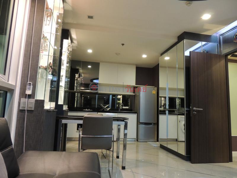 Condo for Rent: Sky Walk Condominium, 52 m², 1 bedroom(s) Rental Listings